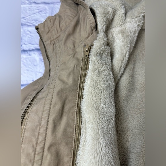 L.L. Bean Tan Zip Out Removable Layer Jacket/Coat. Size Large. - Picture 9 of 14